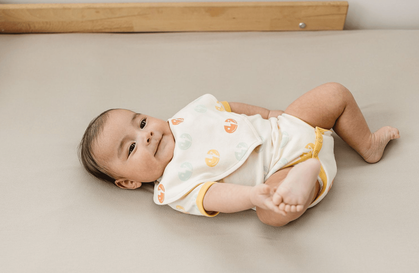 GOTS Certified Organic Cotton Bib - Smiley Bolts - Baby Organic