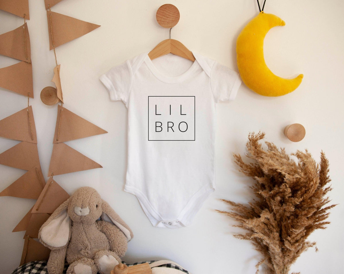 Lil Bro baby Onesie - Pregnancy Announcement Sibling shirts, Little Brother - Baby Organic
